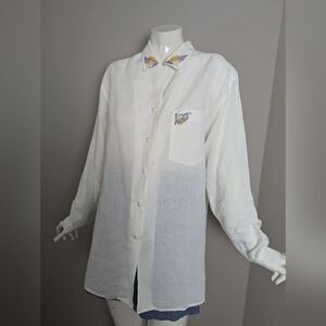 Vintage Tristan & Iseut White Rami Shirt – Floral Embroidered Collar – Size M Ov